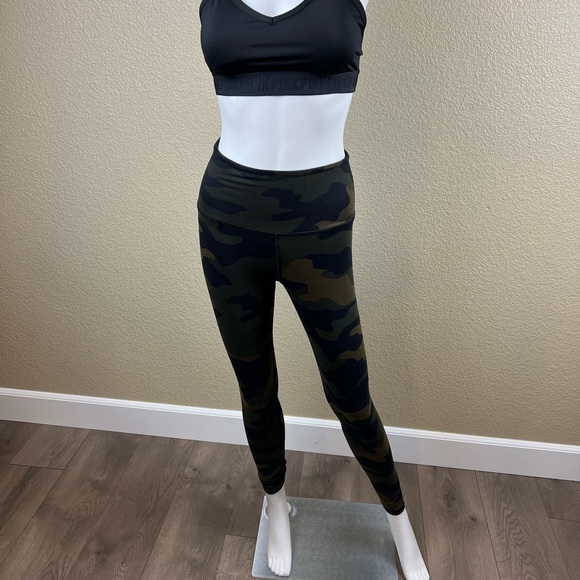 NWOT Victoria’s Secret Pink High Waist Ultimate Camo Tights Leggings - Picture 9 of 11